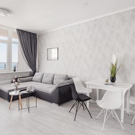 Sea & Sky Apartments Odessza Szoba fotó