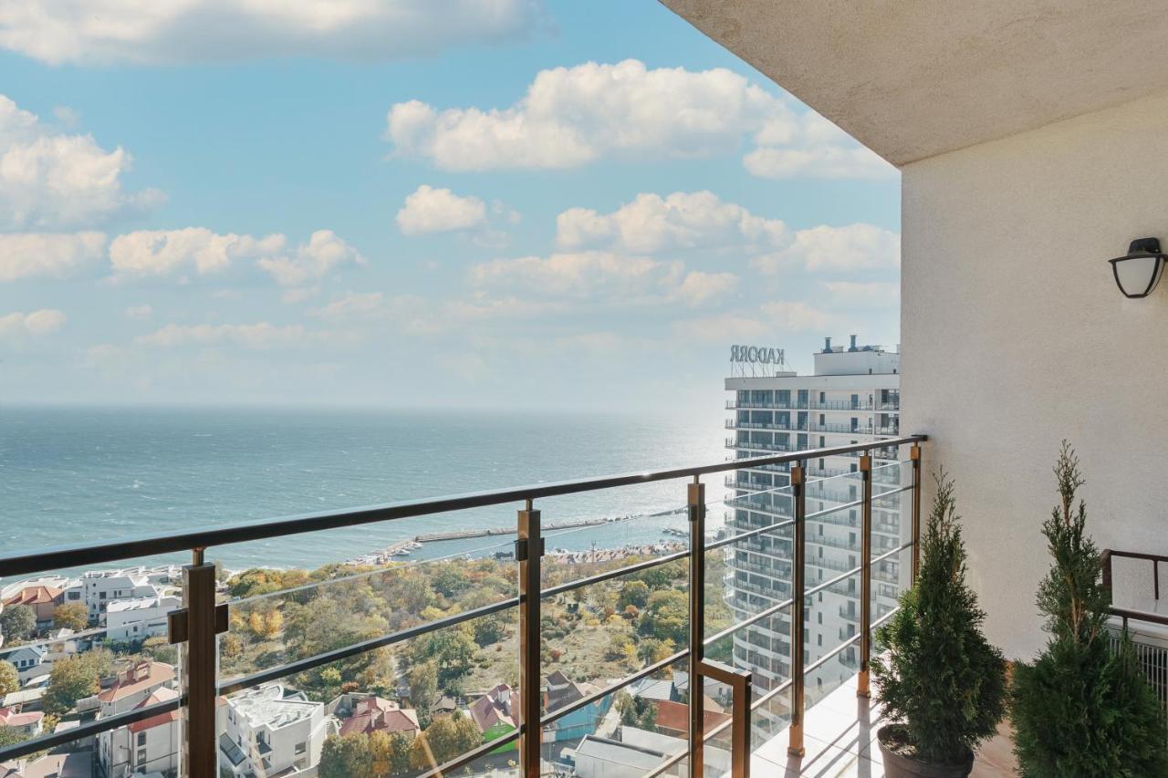 Sea & Sky Apartments Odessza Kültér fotó