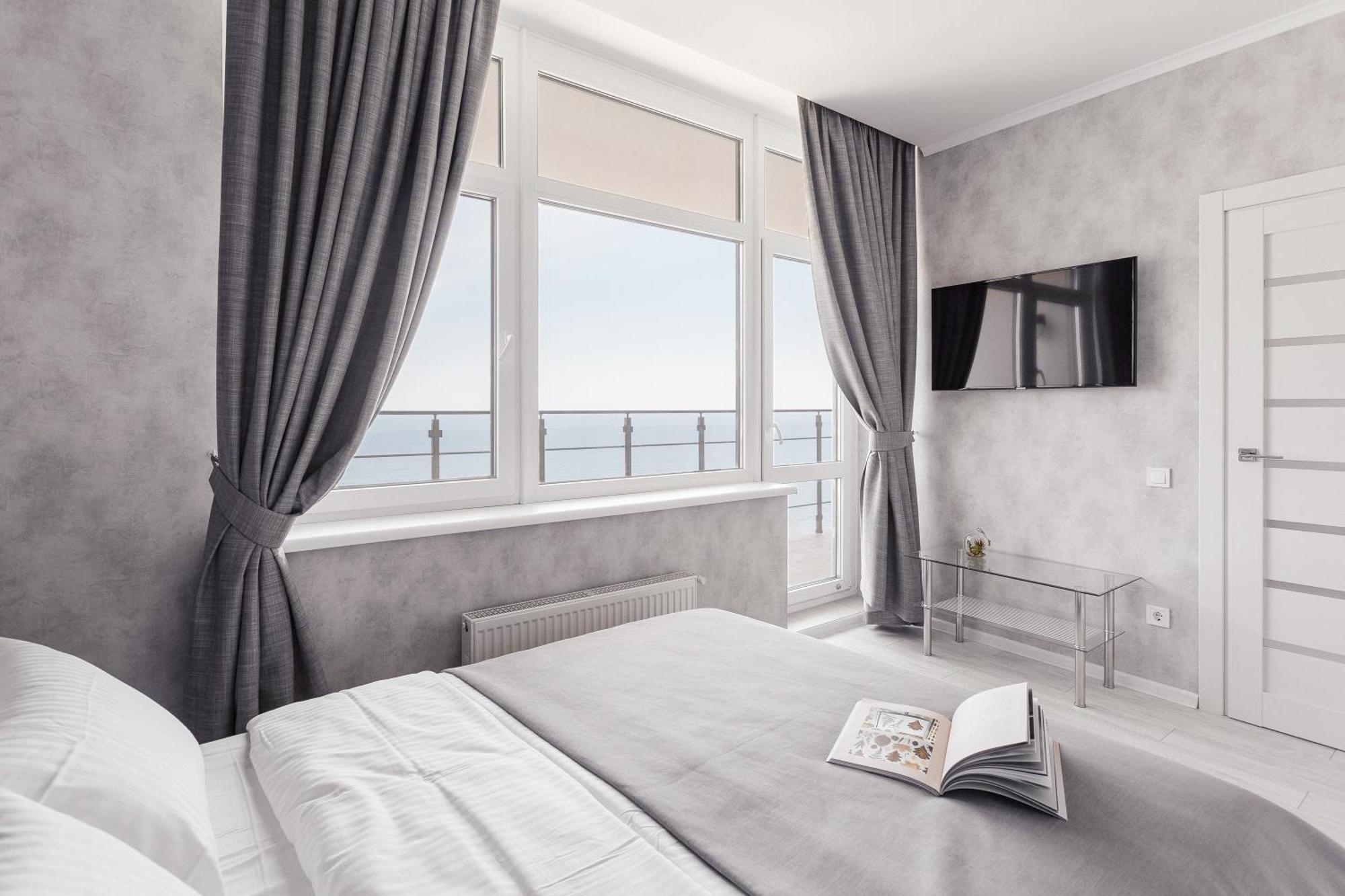 Sea & Sky Apartments Odessza Szoba fotó