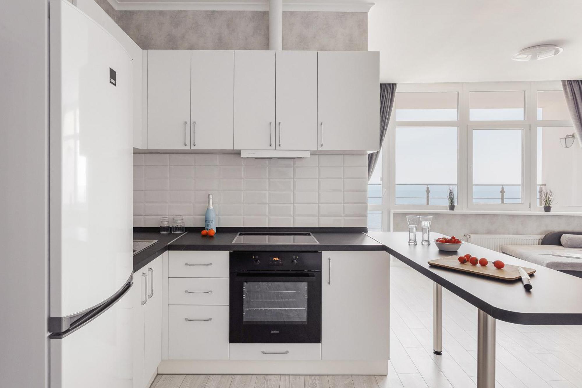 Sea & Sky Apartments Odessza Szoba fotó