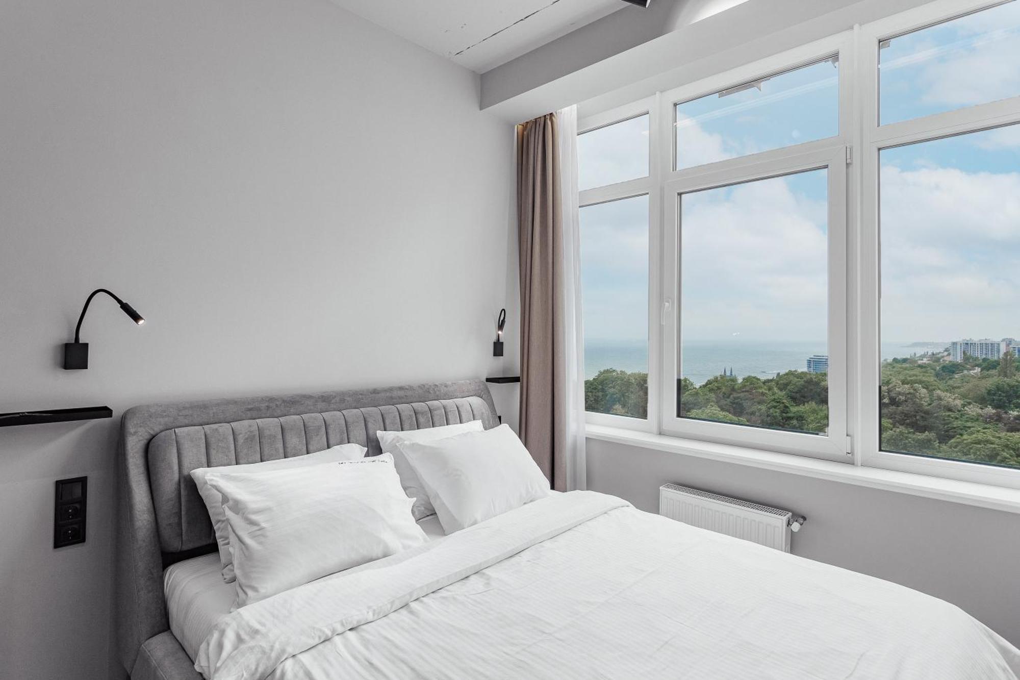Sea & Sky Apartments Odessza Szoba fotó